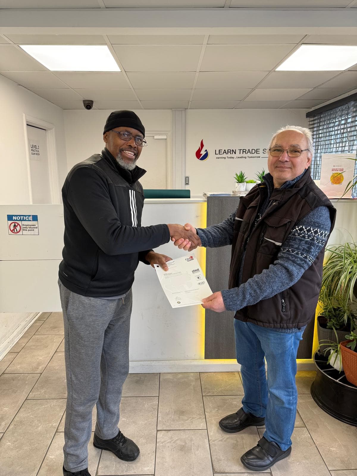 Graduate certificate presentation at LTS