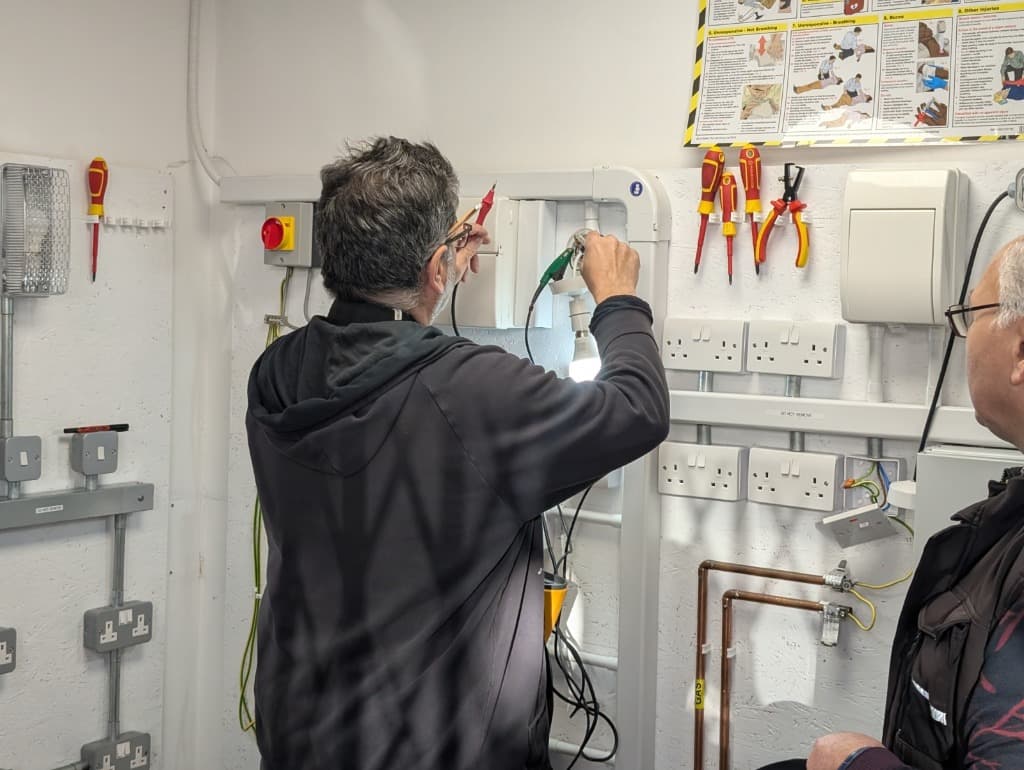 City & Guilds 2377 Portable Appliance Testing (PAT)